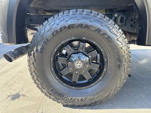 Used 2014 Ford F150 FX4 w/ Equipment Group 402A Luxury AWD/4WD image 17