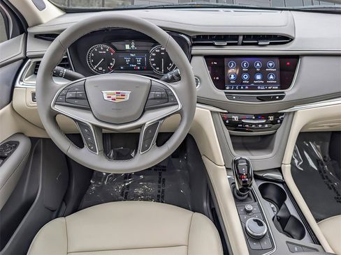 New 2025 Cadillac XT5 Premium Luxury image 17