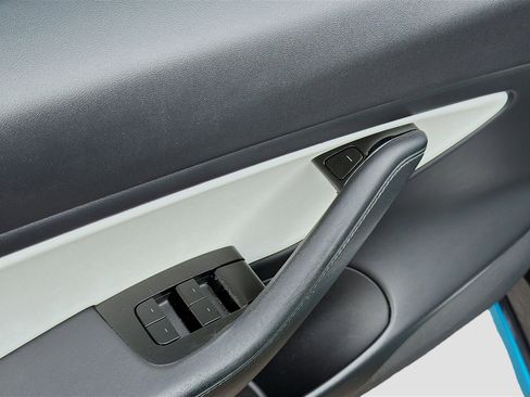 Used 2020 Tesla Model 3 Standard Range Plus image 21