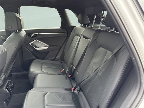 Used 2024 Audi Q3 2.0T Premium image 27