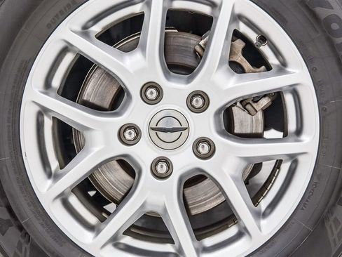 Used 2022 Chrysler Voyager LX FWD image 40