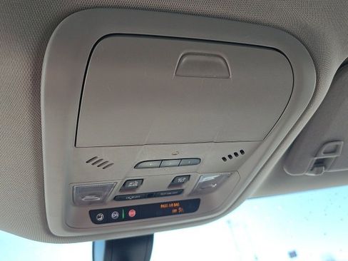 Used 2021 Buick Enclave Essence w/ Sport Touring Edition image 36