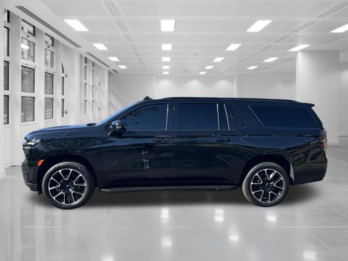 Used 2024 Chevrolet Suburban RST w/ Luxury Package AWD/4WD image 8