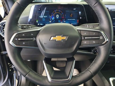 Used 2026 Chevrolet Equinox LT AWD/4WD image 18