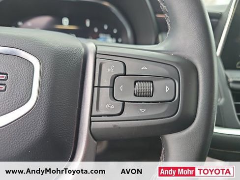 Used 2024 GMC Yukon SLT image 17