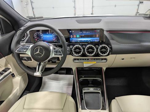 Used 2026 Mercedes-Benz GLA 250 4MATIC image 16