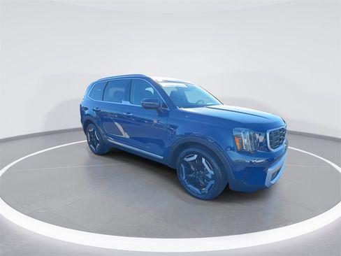 Used 2024 Kia Telluride S w/ S Sunroof Package image 2