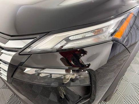Used 2026 Nissan Rogue SV FWD image 11