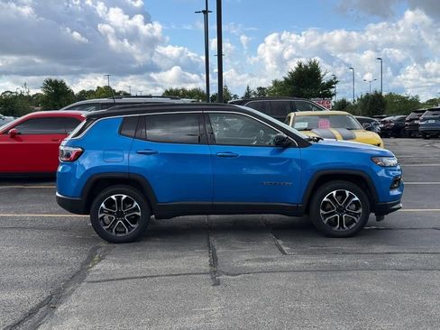 Used 2024 Jeep Compass Limited AWD/4WD image 2