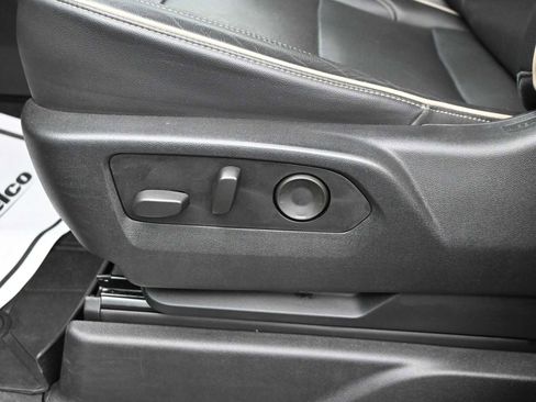Used 2021 Chevrolet Tahoe Premier AWD/4WD image 11