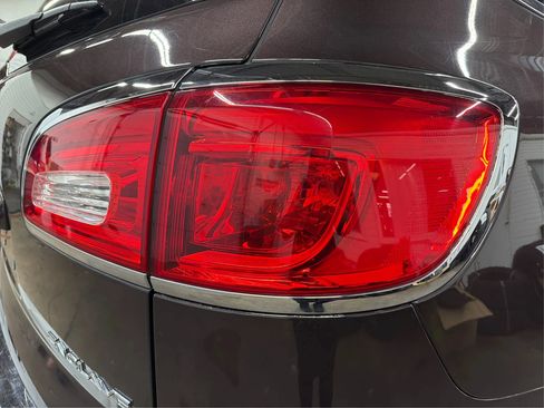 Used 2017 Buick Enclave Premium w/ Experience Buick Package FWD image 49
