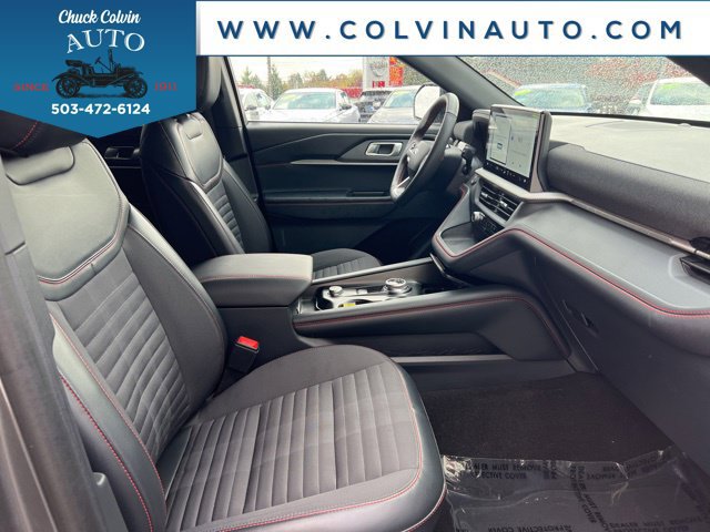 Used 2025 Ford Explorer ST-Line w/ ST-Line Street Pack AWD/4WD image 20