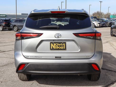 Used 2024 Toyota Highlander XLE image 5