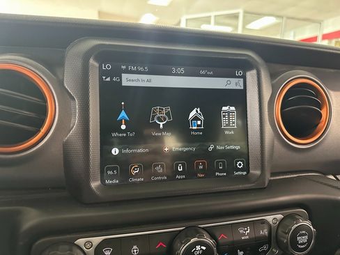 Certified 2020 Jeep Gladiator Mojave w/ Dual Top Group image 24