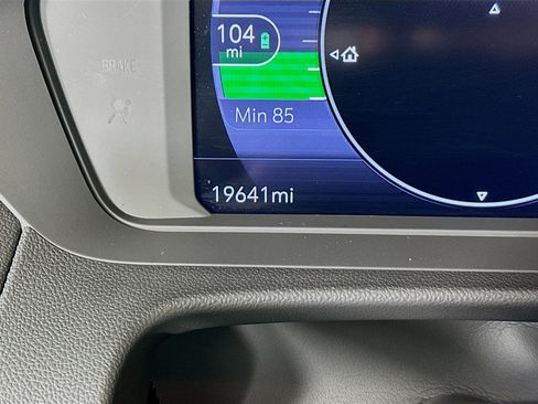 Used 2023 Chevrolet Bolt EUV LT image 18