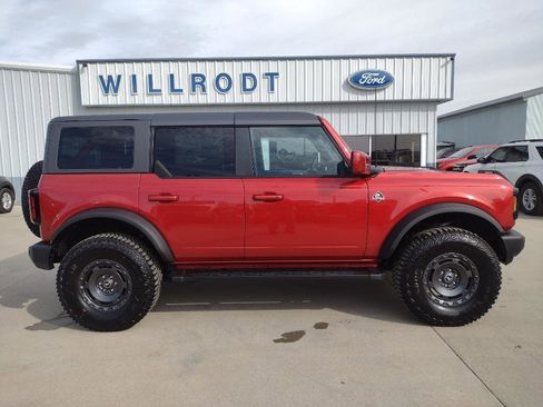 New 2024 Ford Bronco Outer Banks AWD/4WD image 1