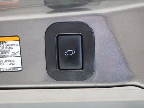 Used 2017 Toyota Sienna SE Premium FWD image 41