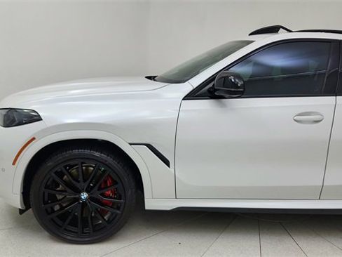Used 2025 BMW X6 M60i image 9