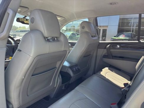 Used 2017 Buick Enclave Leather w/ Trailering Package FWD image 12