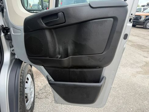 Used 2017 RAM ProMaster 2500 w/ Premium Appearance Group FWD image 18