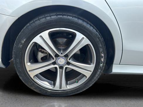 Used 2017 Mercedes-Benz E 300 4MATIC image 20