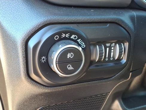 Used 2021 Jeep Gladiator Sport image 16