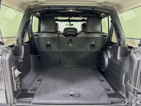 Used 2022 Jeep Wrangler Unlimited Rubicon image 19