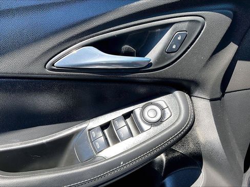 Used 2021 Buick Encore GX Select FWD image 36