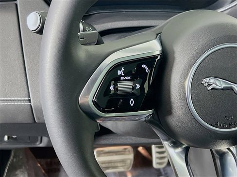 Certified 2024 Jaguar E-PACE R-Dynamic SE image 10