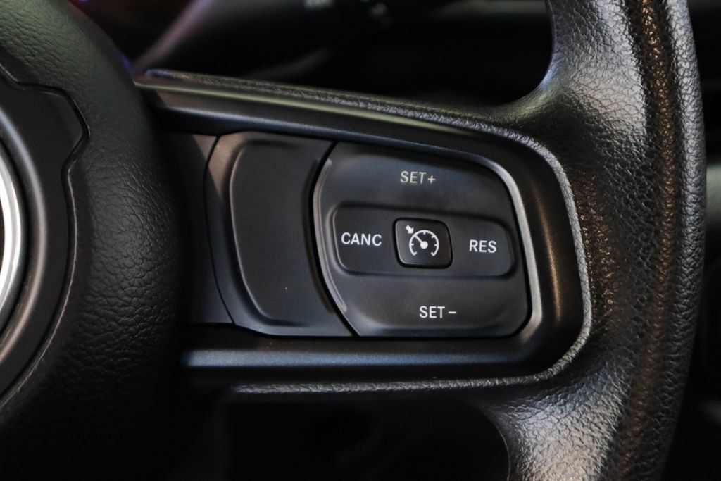 Used 2025 Jeep Gladiator Sport AWD/4WD image 22