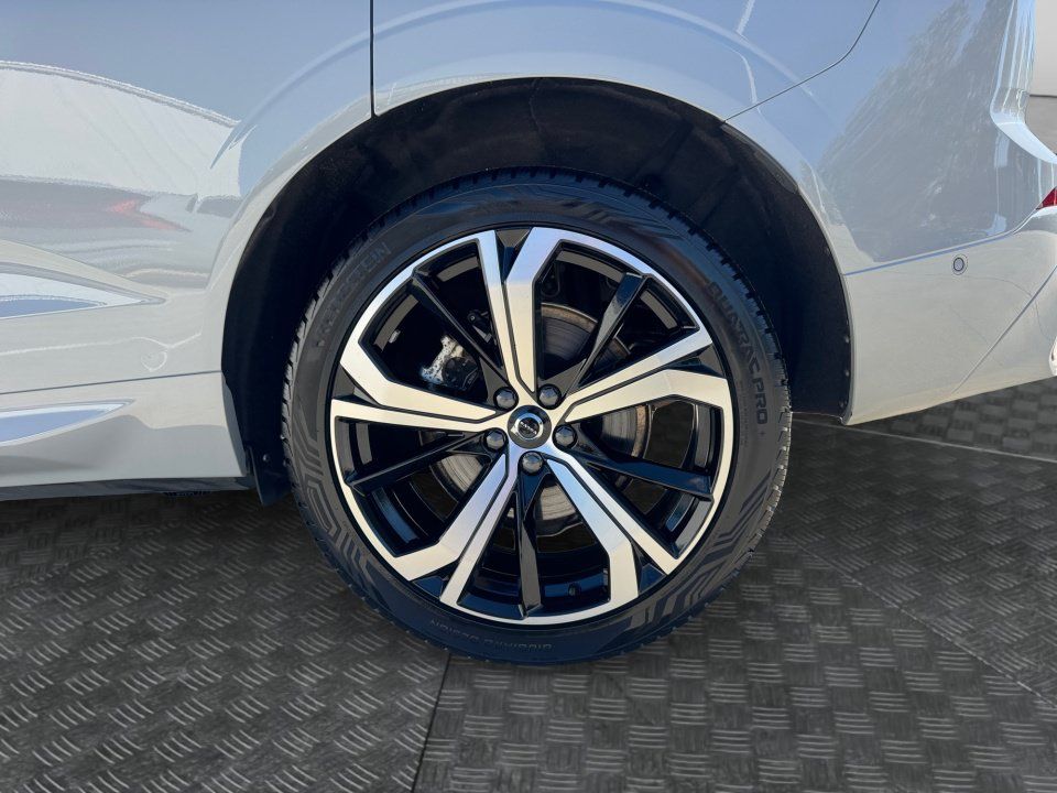 Used 2025 Volvo XC60 T8 Ultra w/ Protection Package Premier AWD/4WD image 22