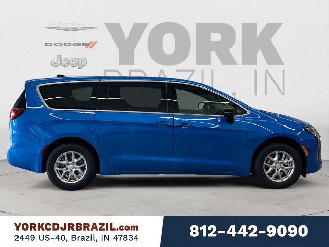 New 2027 Chrysler Pacifica Select w/ Family Tech Group FWD image 6