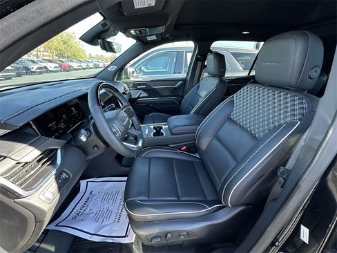 Used 2024 GMC Acadia Denali w/ Super Cruise Package image 11