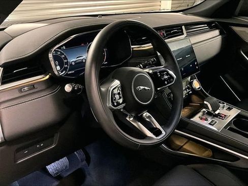 Certified 2025 Jaguar F-PACE R-Dynamic S image 24