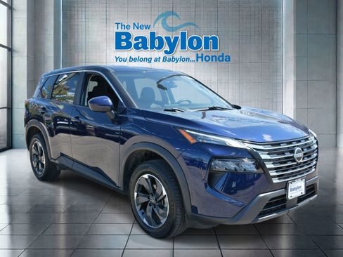 Used 2024 Nissan Rogue SV AWD/4WD image 6