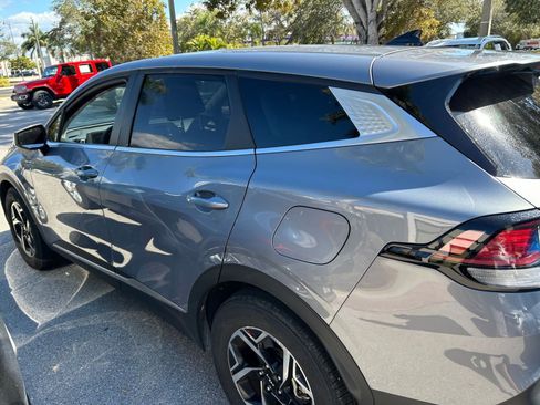 Used 2025 Kia Sportage LX image 6