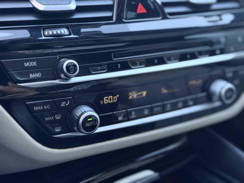 Used 2017 BMW 540i xDrive image 33