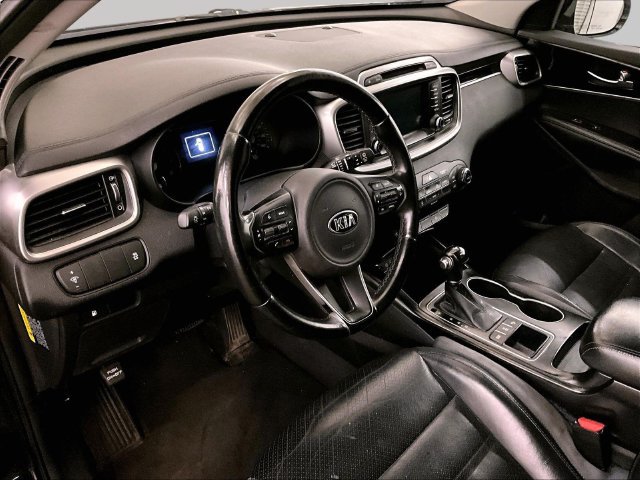 Used 2017 Kia Sorento AWD w/ LX Convenience Package image 13