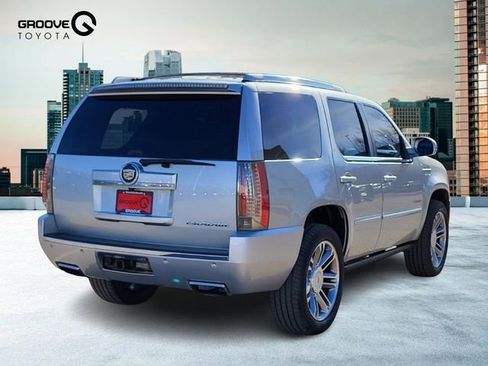 Used 2013 Cadillac Escalade Premium image 6