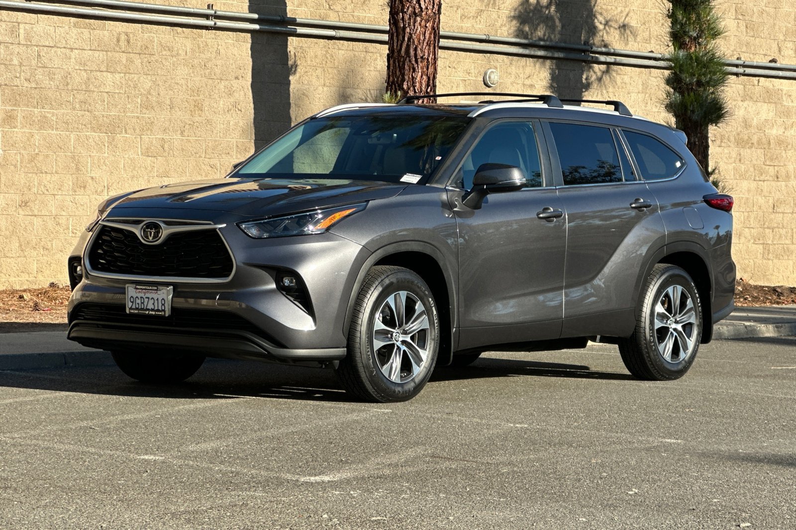 Used 2023 Toyota Highlander XLE FWD image 7