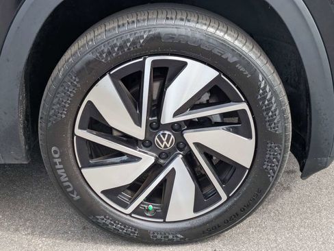 Used 2025 Volkswagen Atlas SEL AWD/4WD image 10