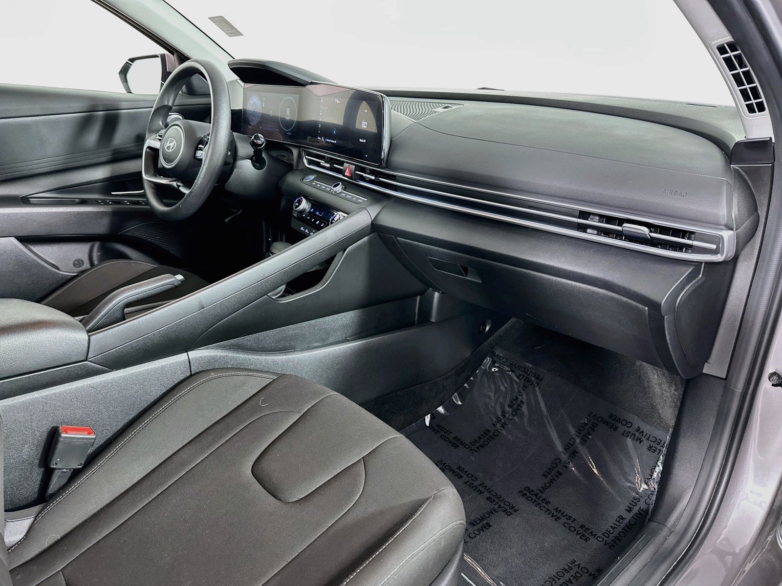 Used 2024 Hyundai Elantra SEL FWD image 28