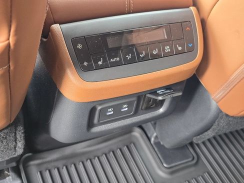Used 2026 Nissan Pathfinder Platinum w/ Cargo Package FWD image 19