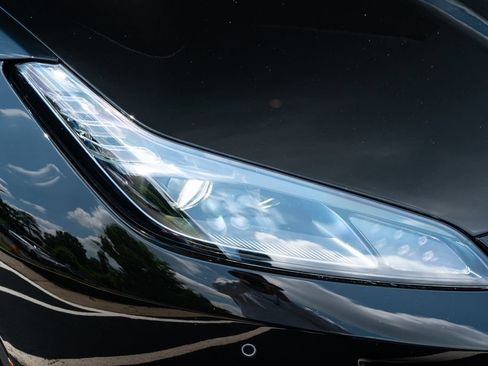 Used 2019 Ferrari Portofino RWD image 9