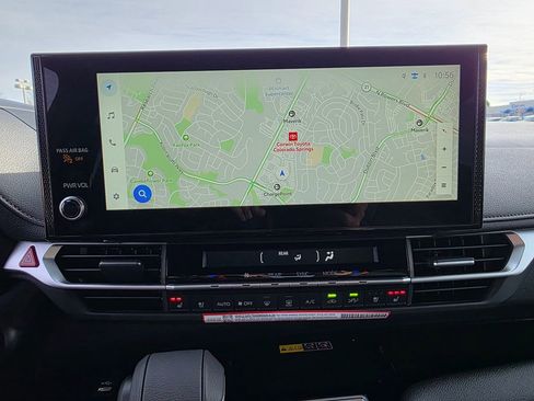 Used 2025 Toyota Sienna Platinum image 18