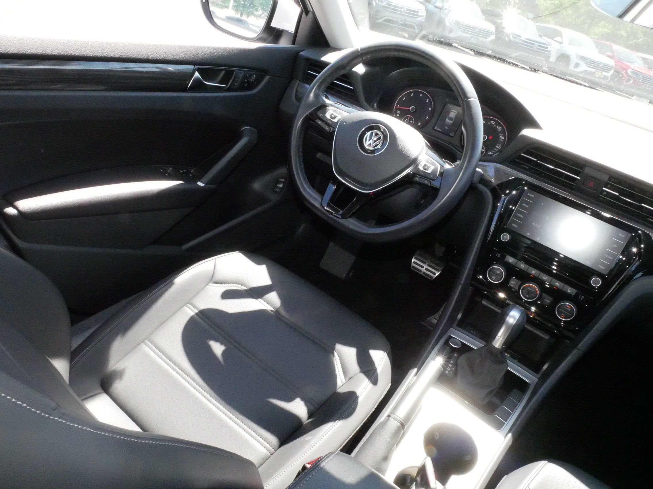 Certified 2020 Volkswagen Passat 2.0T R-Line FWD image 9