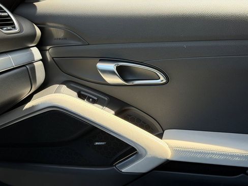 Used 2019 Porsche 718 Boxster RWD image 28