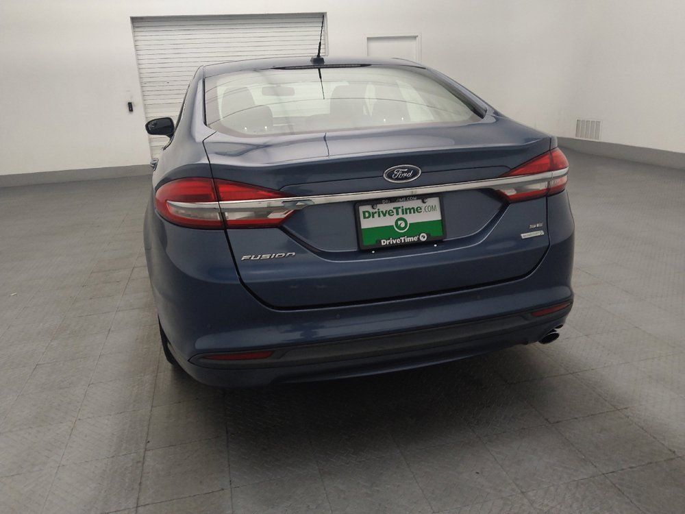 Used 2018 Ford Fusion SE w/ Fusion SE Technology Package FWD image 6