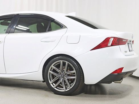 Used 2016 Lexus IS 300 AWD image 10