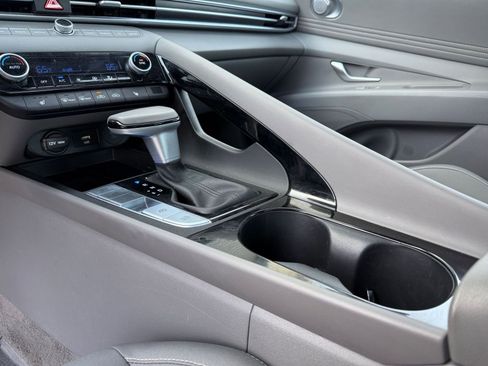 Used 2025 Hyundai Elantra SEL image 42